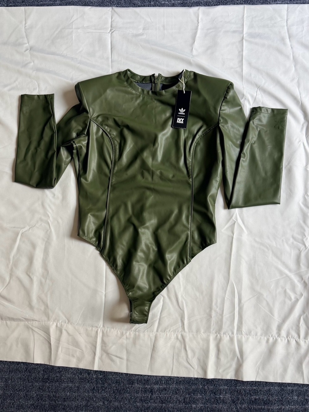 Adidas x Ivy Park Beyoncé Padded Faux Leather Body Suit Wild Pine Size XL - Picture 4 of 16
